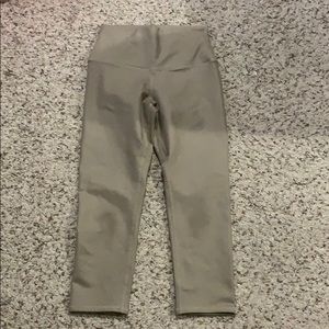 Alo yoga leggings. Size small. Length 29”. Khaki